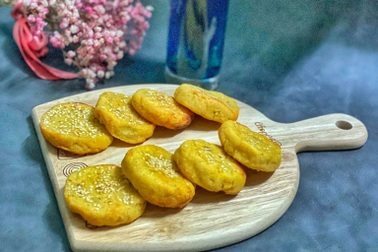 Học làm bánh khoai nhâm nhi cùng trà nóng cực ngon