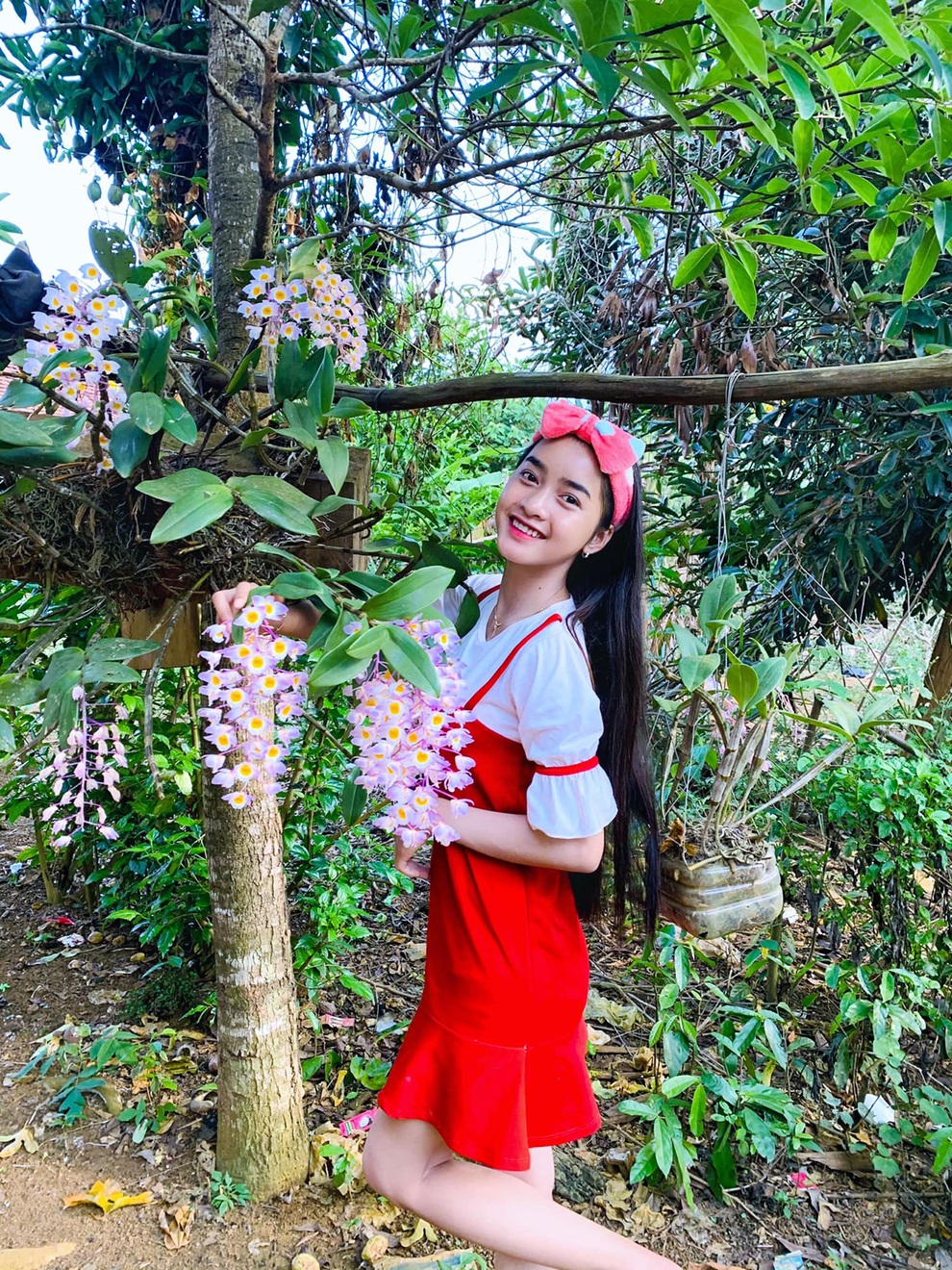 Sơn nữ Bana 17 tuổi hút triệu view với những clip lên nương làm rẫy - 7 Sơn nữ Bana 17 tuổi hút triệu view với những clip lên nương làm rẫy - 7