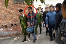 Hà Nội: Nghi vợ ngoại tình, chồng sát hại, viết chữ "phản bội" lên bụng