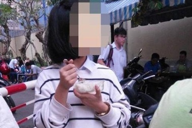 Nỗi lòng bố mẹ khi con thi học kì