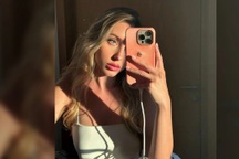 Nghi vấn xung quanh người đẹp tóc vàng bị bắt cùng ông chủ Telegram