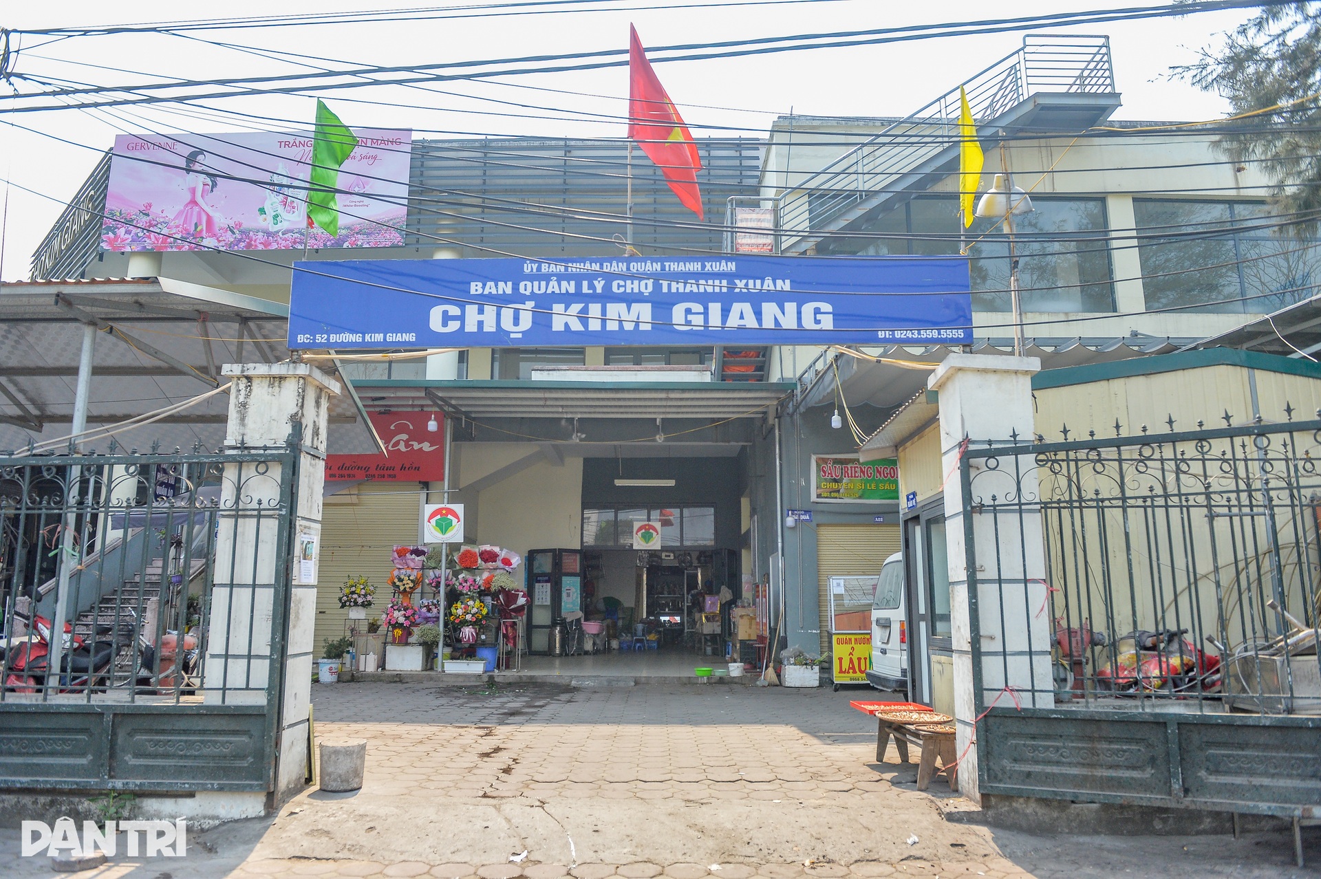 Chợ truyền thống Hà Nội đìu hiu, tiểu thương bật nhạc nhảy, ngủ xuyên trưa - 6 Chợ truyền thống Hà Nội đìu hiu, tiểu thương bật nhạc nhảy, ngủ xuyên trưa - 6