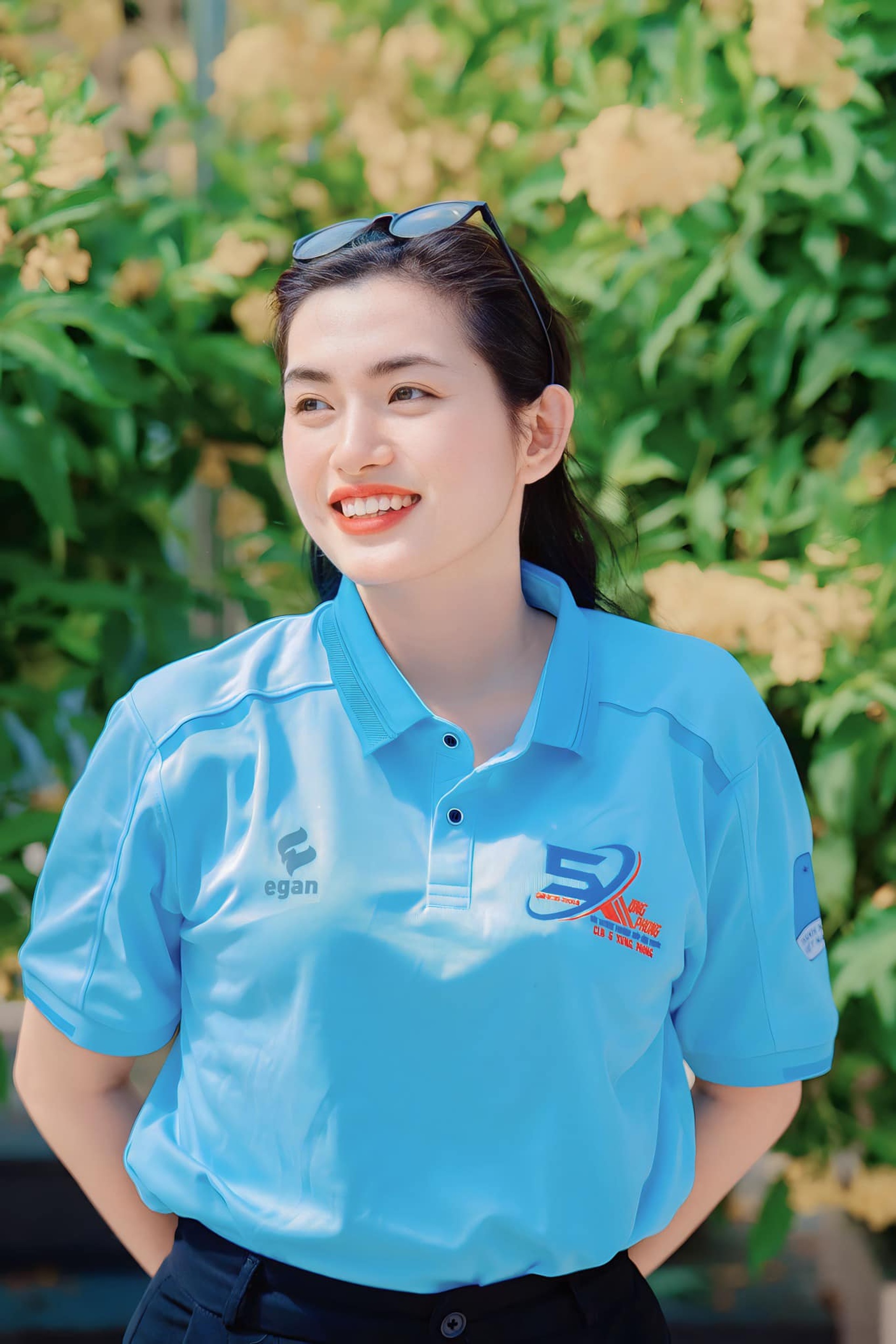 Nữ hạ sĩ xinh đẹp gây sốt khi diễu binh: Cao 1,7m, từng vào top 15 hoa hậu - 9 Nữ hạ sĩ xinh đẹp gây sốt khi diễu binh: Cao 1,7m, từng vào top 15 hoa hậu - 9