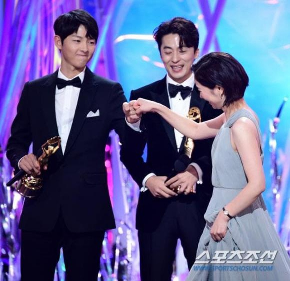 2 năm sau ly hôn Song Hye Kyo, Song Joong Ki bị bắt gặp hò hẹn - 6 2 năm sau ly hôn Song Hye Kyo, Song Joong Ki bị bắt gặp hò hẹn - 6