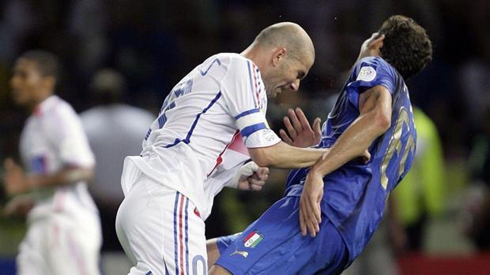 Bóng ma Calciopoli và chức vô địch thế giới đẫm nước mắt của Italia - 3 Bóng ma Calciopoli và chức vô địch thế giới đẫm nước mắt của Italia - 3