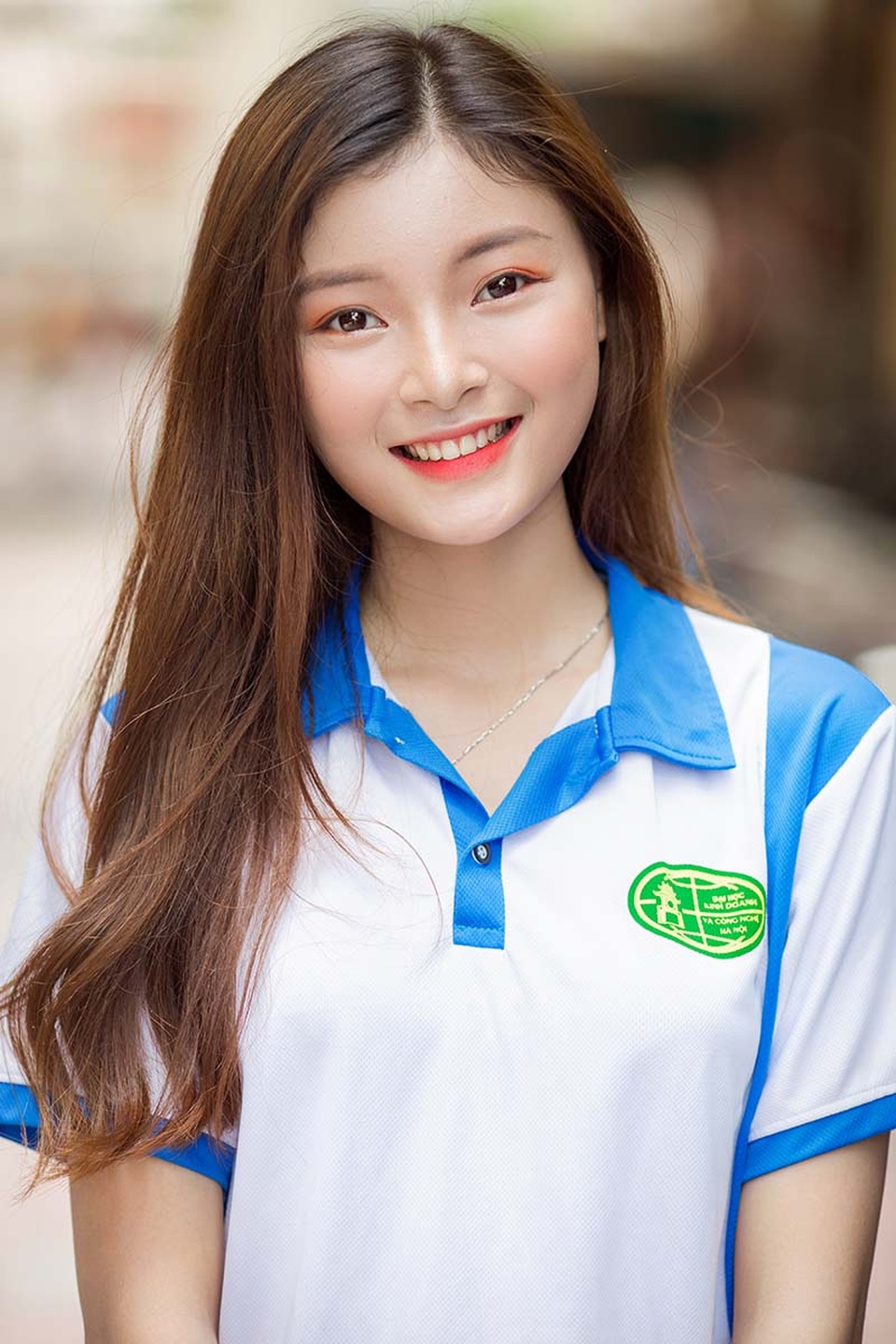 Á khôi Tài sắc Việt Nam đẹp rạng ngời trong bộ đồng phục giản dị - 5