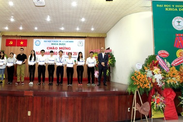 Rohto-Mentholatum (Việt Nam) trao học bổng và chăm sóc mắt cộng đồng 2018