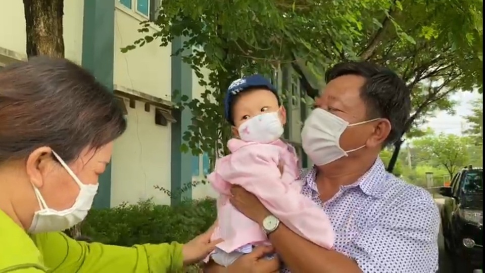 Bệnh nhân khỏi Covid-19 ra viện: Phấn khởi như được nhận bằng tốt nghiệp - 5