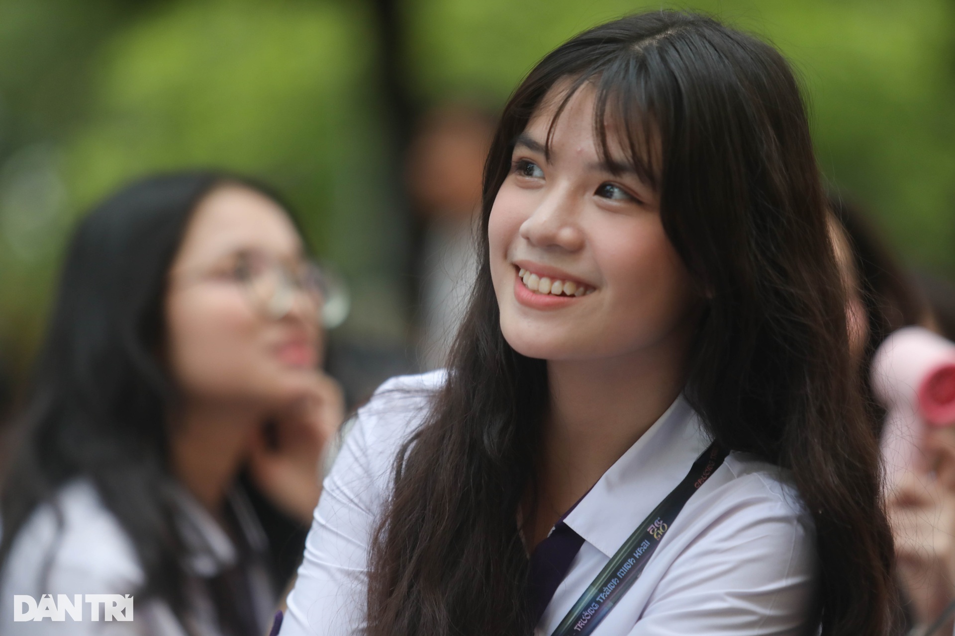 Nữ sinh TPHCM ngập tràn cảm xúc trong ngày chia tay tuổi học trò - 6