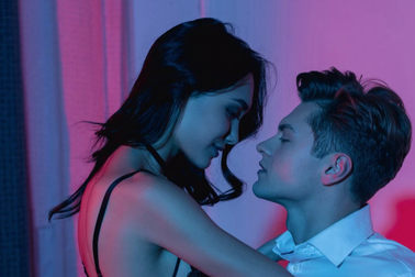 Trót phản bội “chồng điểm 10” vì ngã lòng trước trai đẹp