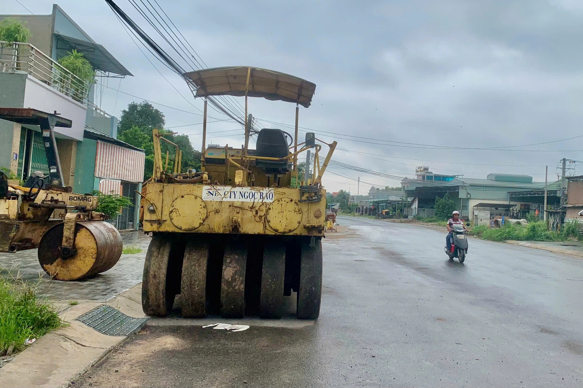 View - Đường dài 3km ở Bình Dương làm 4 năm chưa xong | Báo Dân trí