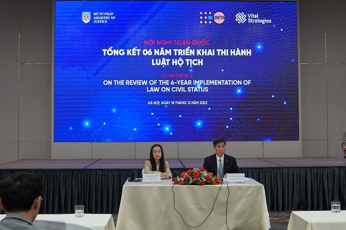 Ông Nguyễn Khánh Ngọc, Thứ trưởng Bộ Tư pháp và bà Naomi Kitahara, Trưởng đại diện UNFPA tại Việt Nam chủ trì Hội nghị.