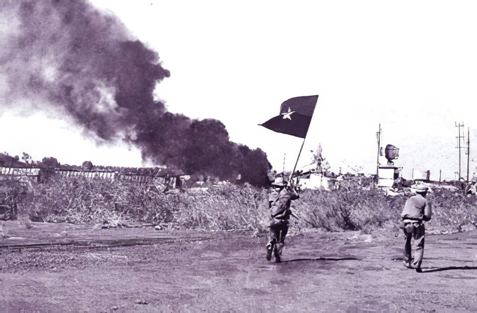 Chỉ đạo chiến lược của Bộ Chính trị mùa Xuân 1975 - 1 Chỉ đạo chiến lược của Bộ Chính trị mùa Xuân 1975 - 1