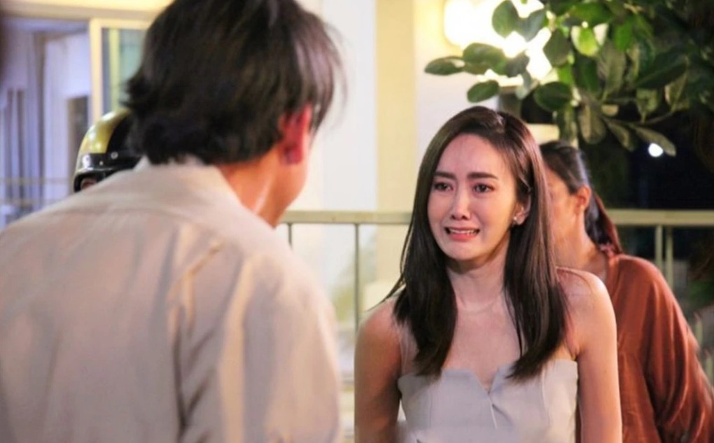 Lấy chồng hơn 20 tuổi, con gái về nhà tuyên bố một câu khiến tôi bật khóc - 1