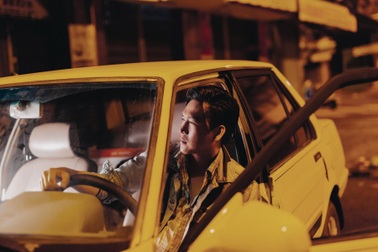 Tùng Anh Bolero hóa "lãng tử phong trần" trong Phố đêm