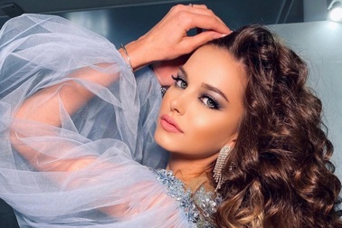 Gương mặt đẹp như "búp bê" của tân Hoa hậu Trái đất Nga