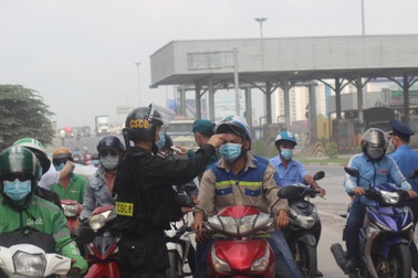 Người từ TPHCM về Đồng Nai phải cách ly 21 ngày tự trả phí