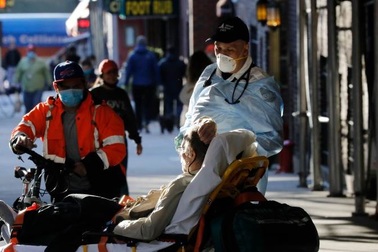 Số người mắc Covid-19 tại Mỹ tăng mạnh chưa từng có