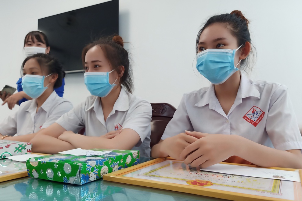 Khen thưởng đột xuất SV trường CĐ Y tế Bạc Liêu tình nguyện chống dịch - 3 Khen thưởng đột xuất SV trường CĐ Y tế Bạc Liêu tình nguyện chống dịch - 3