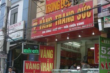 Chủ một cửa hàng vàng trình báo bị cướp