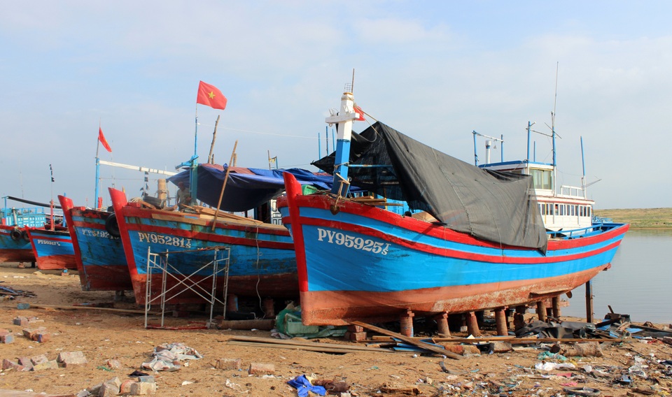 Phú Yên: Lạch biển bồi lấp nghiêm trọng, ngư dân khốn đốn - 3 Phú Yên: Lạch biển bồi lấp nghiêm trọng, ngư dân khốn đốn - 3