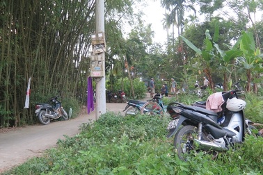 Lên cơn hoang tưởng, truy sát chém gục bố mẹ và anh trai