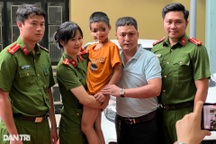 Gần 200 cảnh sát vây bắt kẻ bắt cóc bé trai 7 tuổi ở Hà Nội