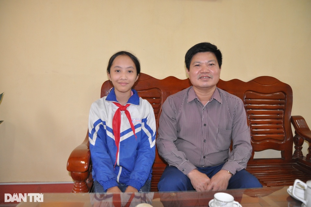 Cuộc sống thay da đổi thịt của cô bé Ngọc Khánh mồ côi cha, mẹ bỏ đi - 7 Cuộc sống thay da đổi thịt của cô bé Ngọc Khánh mồ côi cha, mẹ bỏ đi - 7