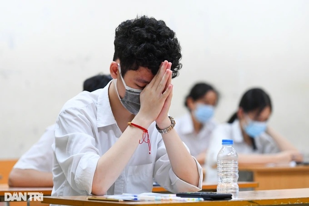 Thi vào lớp 10 ở Hà Nội: Con học đến trầm cảm, phụ huynh lo phương án dự bị - 2 Thi vào lớp 10 ở Hà Nội: Con học đến trầm cảm, phụ huynh lo phương án dự bị - 2