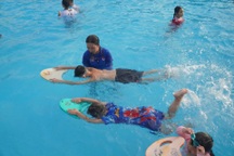 Đặt mục tiêu 100% trẻ em được dạy bơi, phòng tránh đuối nước