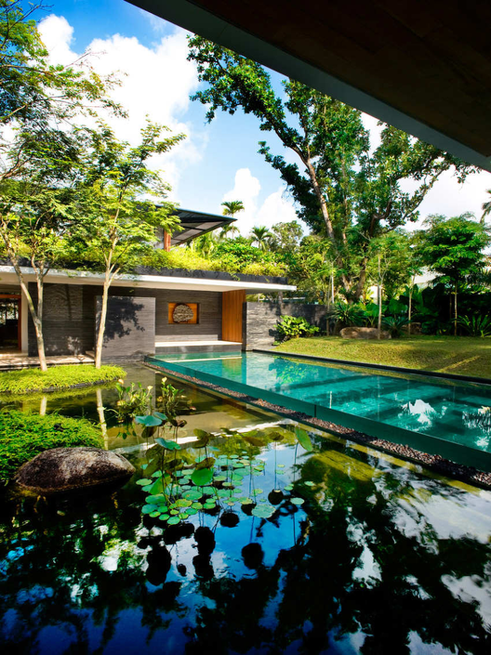 Ngôi nhà đẹp như resort nhờ vườn trên mái, hồ nước ngập cây - 6 Ngôi nhà đẹp như resort nhờ vườn trên mái, hồ nước ngập cây - 6