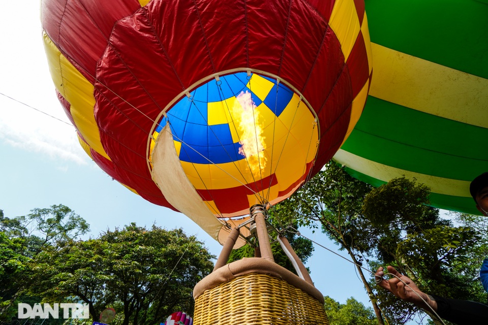 Thích thú với trải nghiệm bay khinh khí cầu ở Ba Vì - 4 Thích thú với trải nghiệm bay khinh khí cầu ở Ba Vì - 4