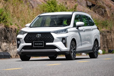Giá Toyota Veloz Cross tạo đáy mới, giảm hơn 100 triệu đồng tại đại lý
