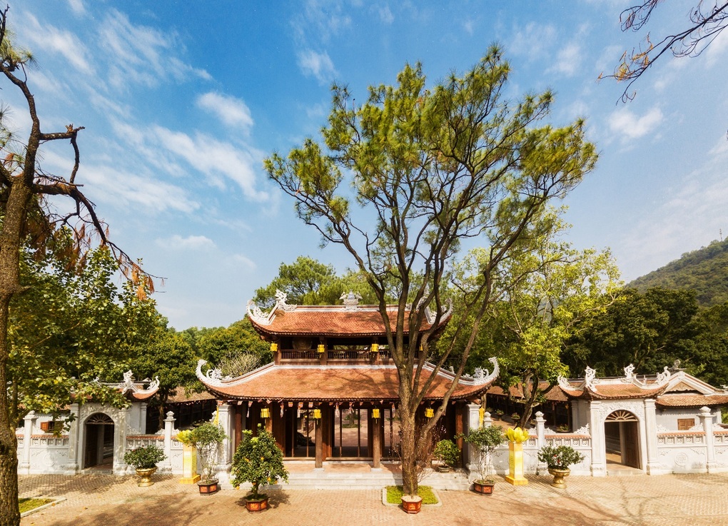 Về thăm Côn Sơn - Kiếp Bạc - 3 Về thăm Côn Sơn - Kiếp Bạc - 3