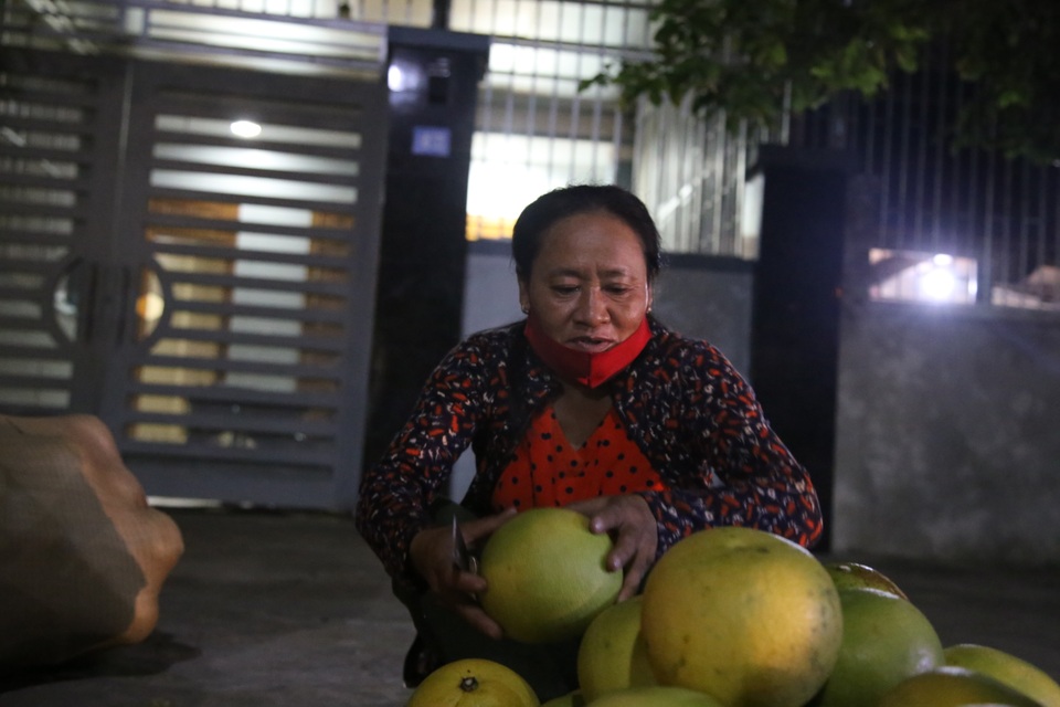Soi đèn đi chợ bưởi lúc đêm khuya - 9 Soi đèn đi chợ bưởi lúc đêm khuya - 9