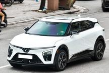 Chủ xe xăng hào hứng tham gia chương trình 'Thu cũ đổi mới' của VinFast