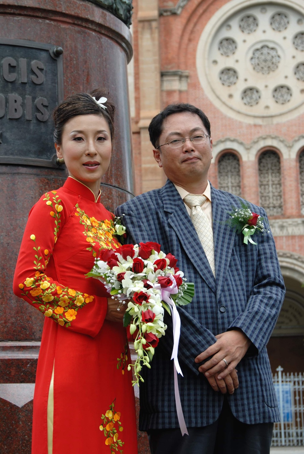 Vợ chồng Nhật nên duyên nhờ Việt Nam, đám cưới mời bác xe ôm, cô bán trà đá - 3 Vợ chồng Nhật nên duyên nhờ Việt Nam, đám cưới mời bác xe ôm, cô bán trà đá - 3