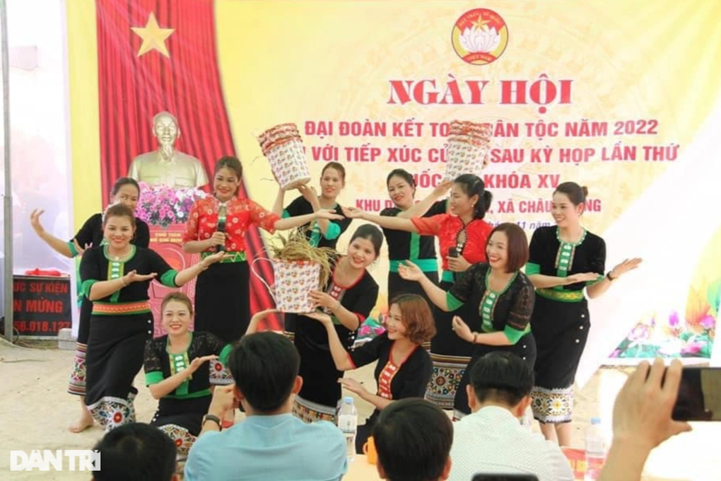 Sạch làng, tốt ruộng ở các huyện vùng cao Nghệ An - 5 Sạch làng, tốt ruộng ở các huyện vùng cao Nghệ An - 5
