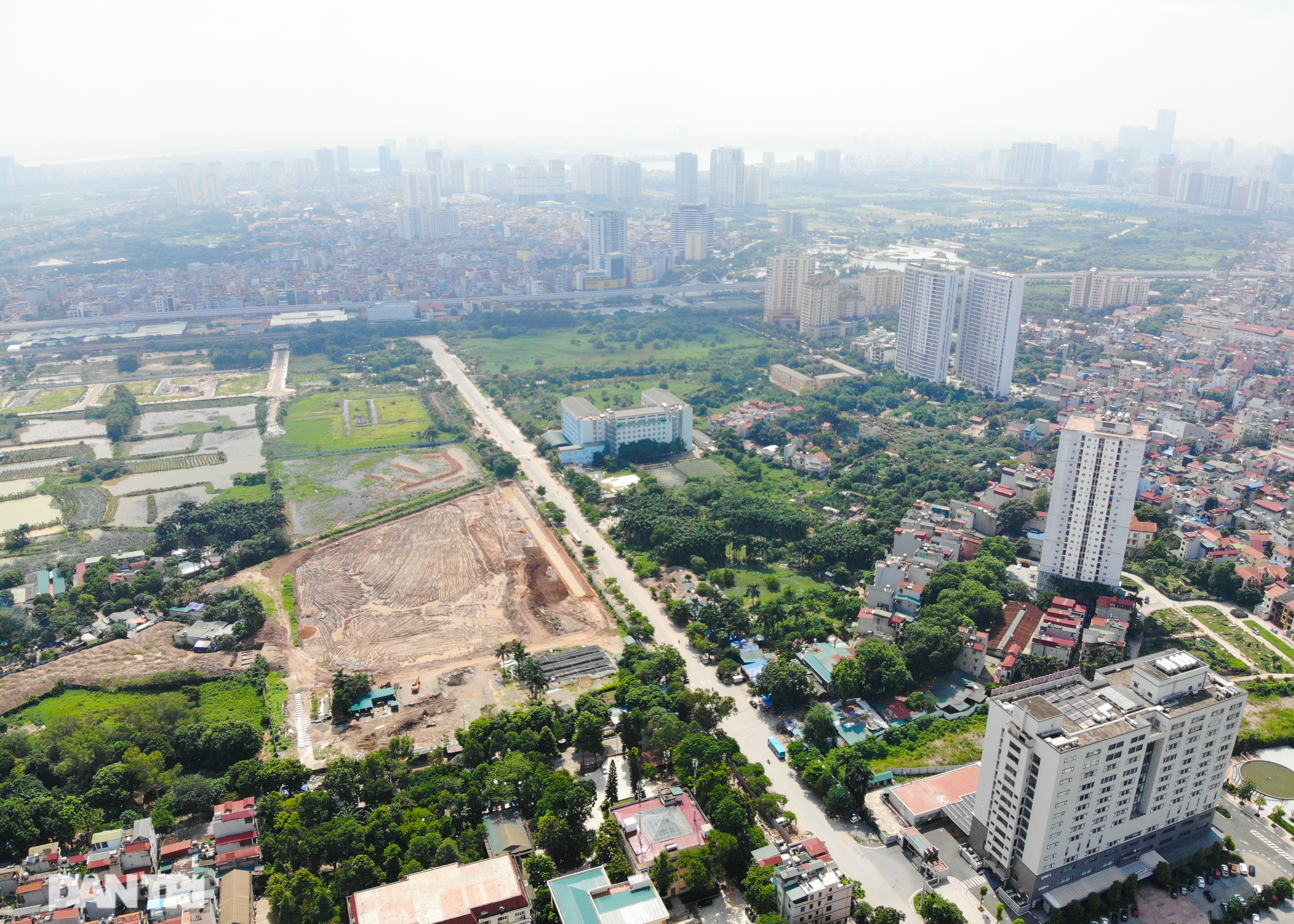 Cận cảnh đường nối ĐH Mỏ - Địa chất vào KCN Nam Thăng Long sắp hoàn thành - 19 Cận cảnh đường nối ĐH Mỏ - Địa chất vào KCN Nam Thăng Long sắp hoàn thành - 19