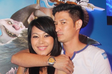 Huy Khánh thân thiết với Đinh Y Nhung