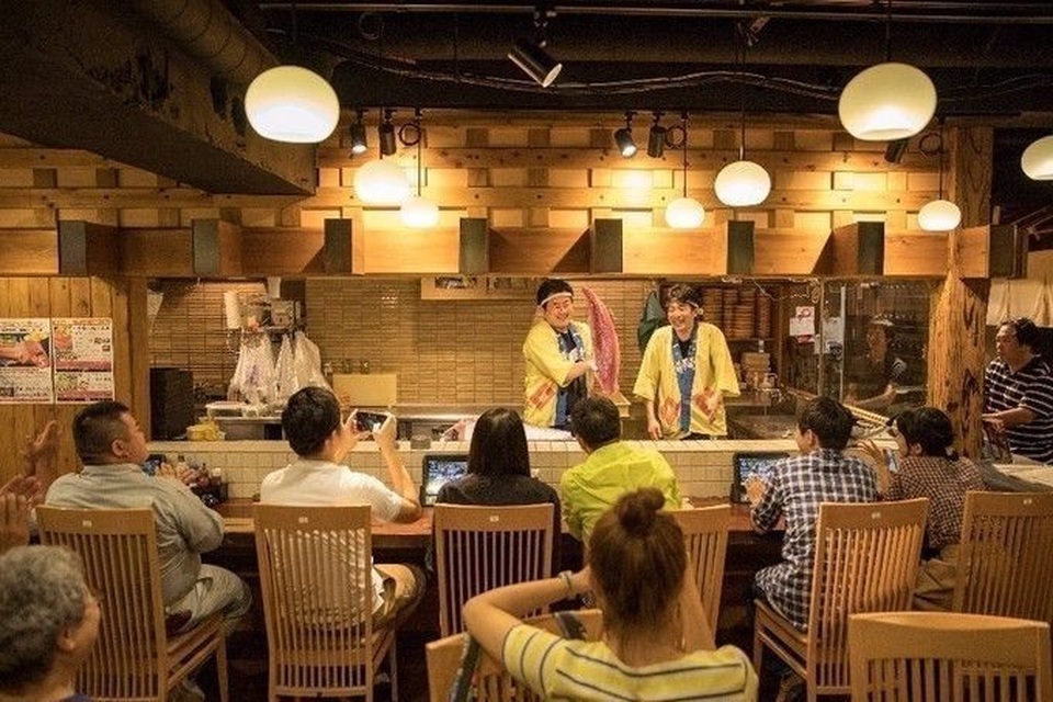 Có gì trong show diễn cắt cá ngừ khiến người Tokyo phát cuồng - 3 Có gì trong show diễn cắt cá ngừ khiến người Tokyo phát cuồng - 3
