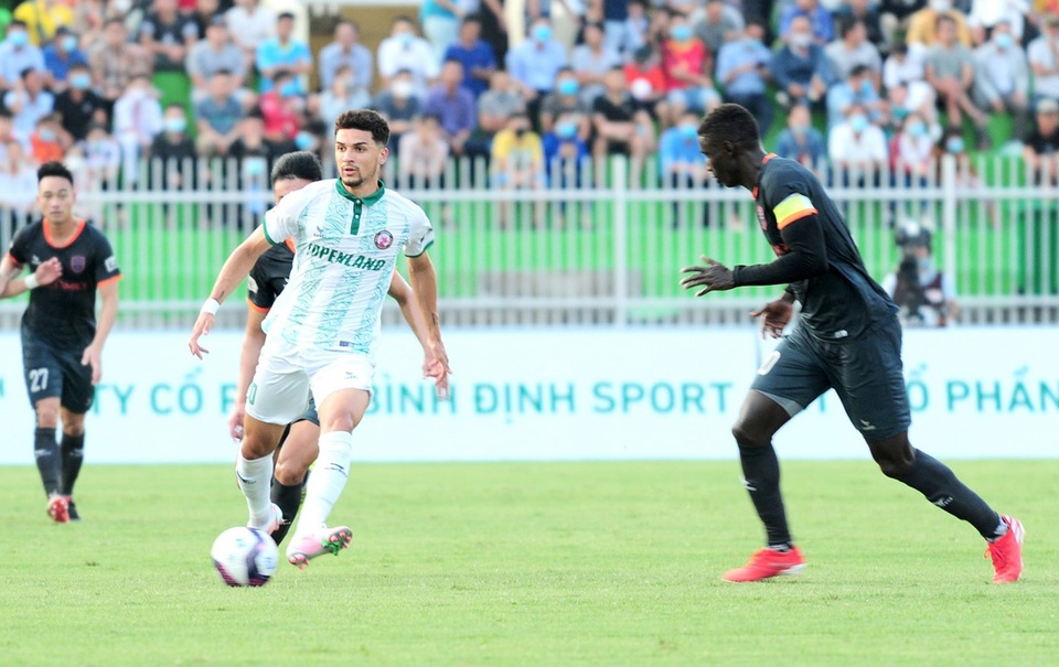 Tiến Linh bỏ lỡ cơ hội, B.Bình Dương chia điểm tại Bình Định - 3