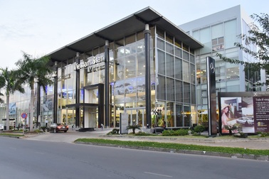 Chiêm ngưỡng Mercedes-Maybach S 400 4MATIC ở showroom chuẩn 5 sao