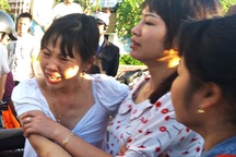 Ngày buồn trên sông Hàn, mẹ cha khóc ngất gọi tên con