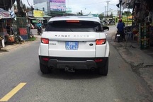 Lãnh đạo tỉnh Kiên Giang mượn xế hộp Range Rover tiền tỷ đi… công tác (!)
