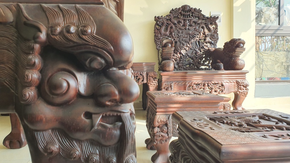 6 tỷ đồng bộ ghế tứ linh hàng hiếm, đại gia cất kho 30 năm không bán - 9 6 tỷ đồng bộ ghế tứ linh hàng hiếm, đại gia cất kho 30 năm không bán - 9