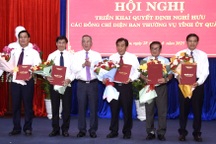 Thêm 320 cán bộ nghỉ hưu trước tuổi