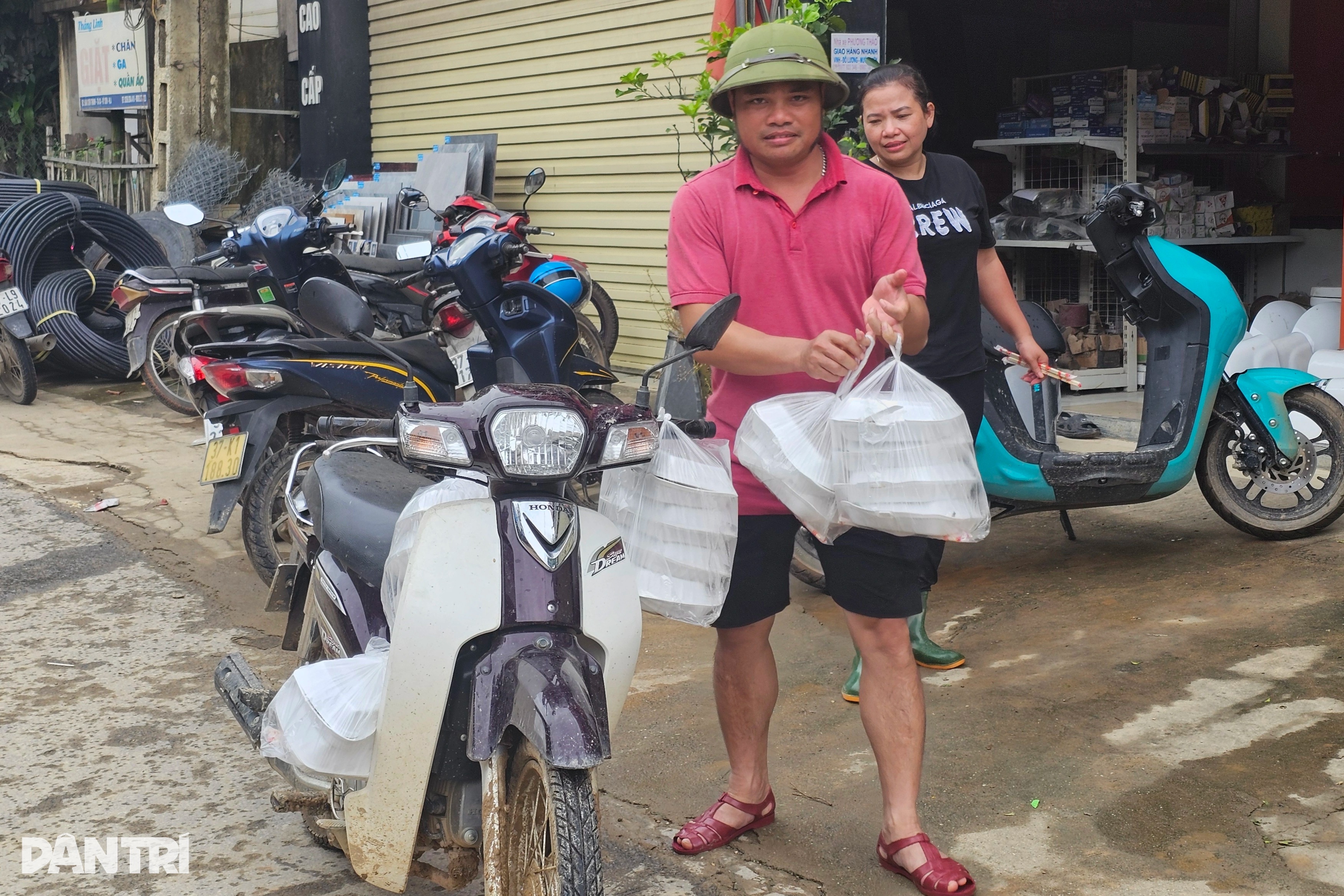 Nhà hàng nấu cơm miễn phí phục vụ bà con, tiếp sức đoàn thiện nguyện - 7 Nhà hàng nấu cơm miễn phí phục vụ bà con, tiếp sức đoàn thiện nguyện - 7