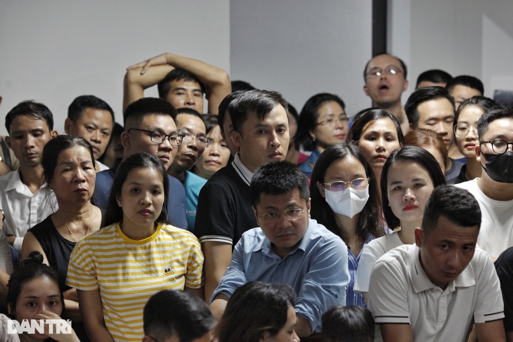 Lý do nào khiến phụ huynh vây Trường Tiểu học Tây Mỗ 3 tới gần nửa đêm? - 6 Lý do nào khiến phụ huynh vây Trường Tiểu học Tây Mỗ 3 tới gần nửa đêm? - 6