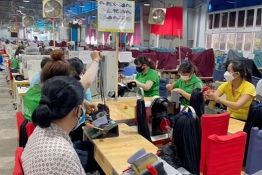 Công ty giày da đông lao động nhất Đồng Nai công bố thưởng Tết